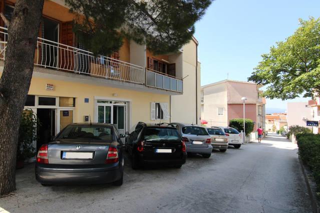 Eco-Apartments With Nice Garden Башка-Вода Экстерьер фото