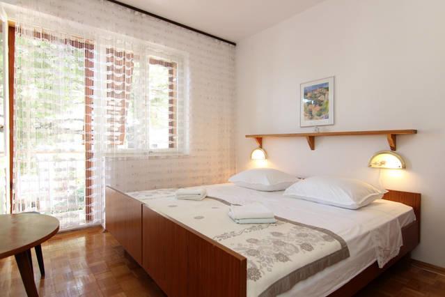 Eco-Apartments With Nice Garden Башка-Вода Экстерьер фото